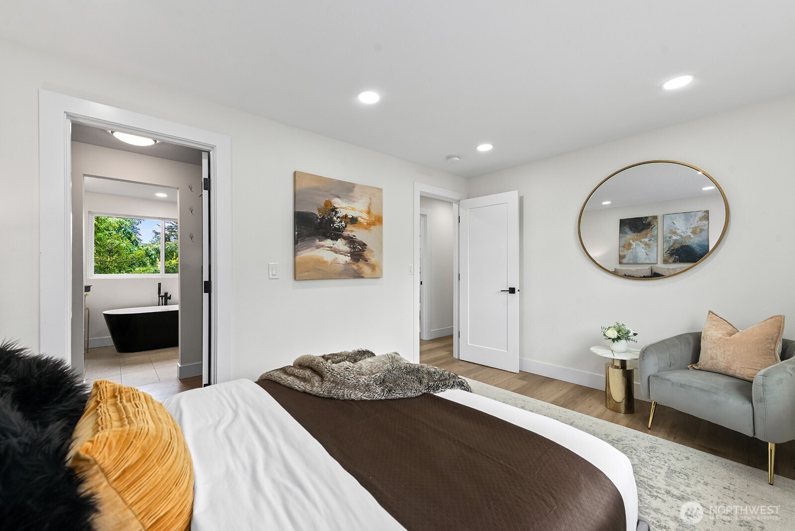 10925 NE 117th Place , Kirkland, WA 98034