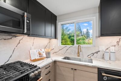 10925 NE 117th Place , Kirkland, WA 98034 - Photo 9