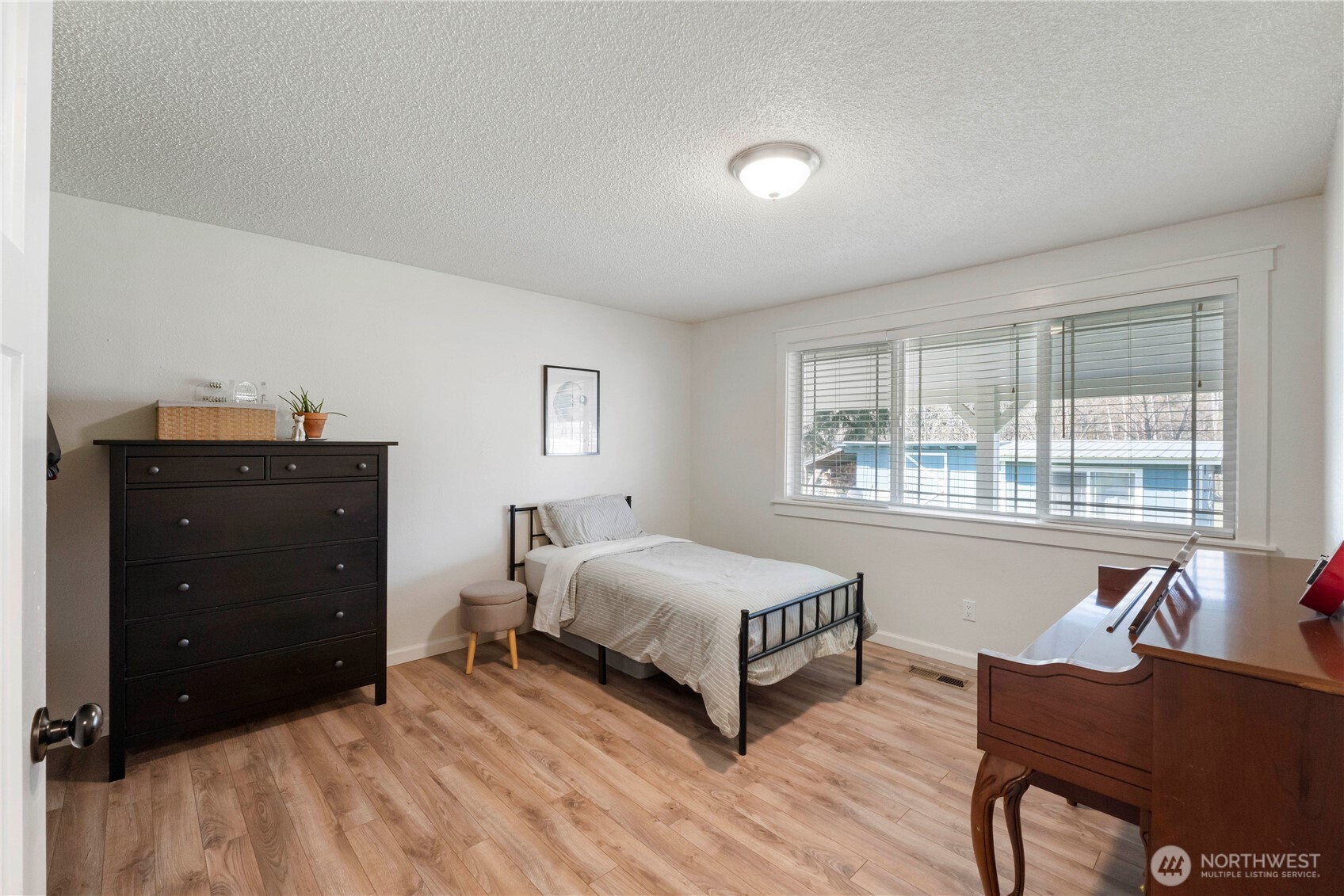 12104 26th Avenue E, Tacoma, WA 98445