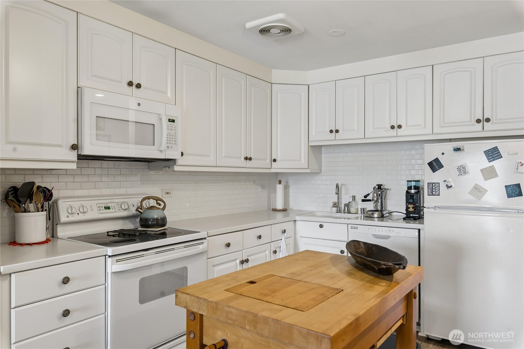 2354 E Yale Avenue #302, Seattle, WA 98102