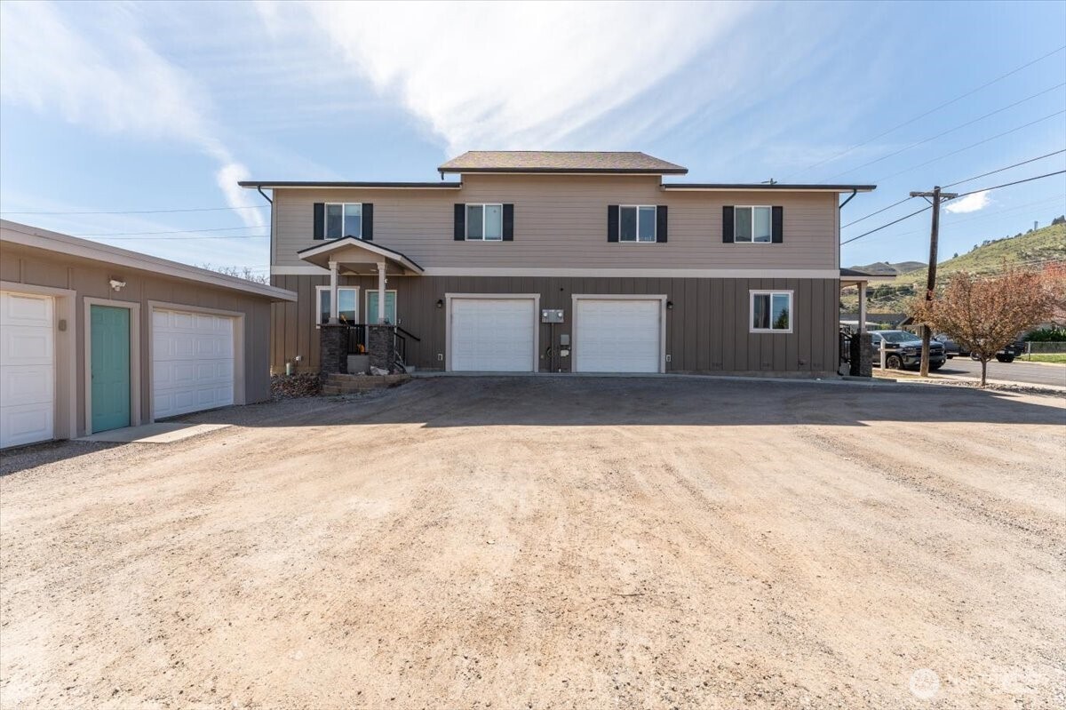 1327 S Miller Street , Wenatchee, WA 98801