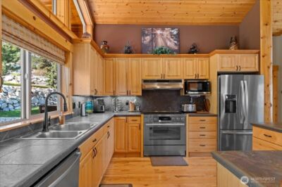 15320 Lakeview Street , Entiat, WA 98822 - Photo 15