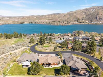 15320 Lakeview Street , Entiat, WA 98822 - Photo 2