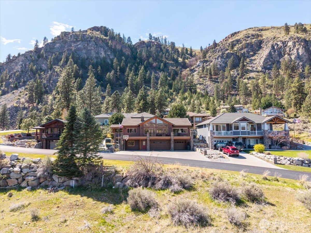 15320 Lakeview Street , Entiat, WA 98822