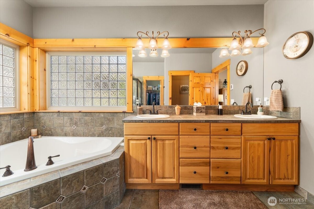 15320 Lakeview Street , Entiat, WA 98822