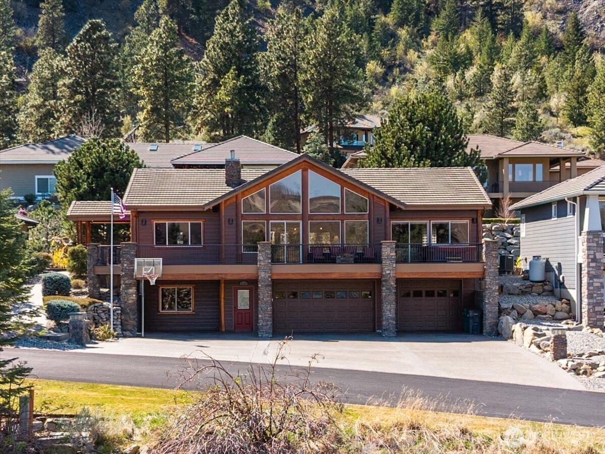 15320 Lakeview Street , Entiat, WA 98822