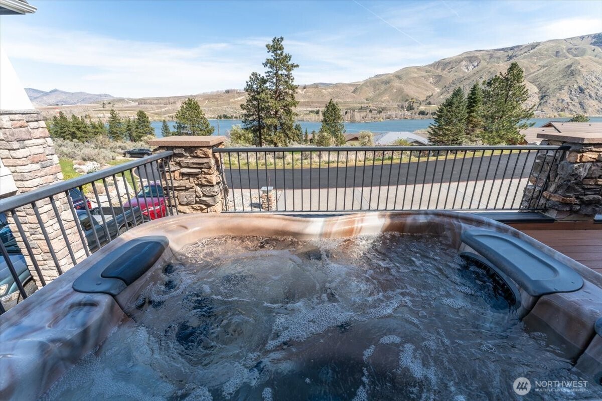 15320 Lakeview Street , Entiat, WA 98822