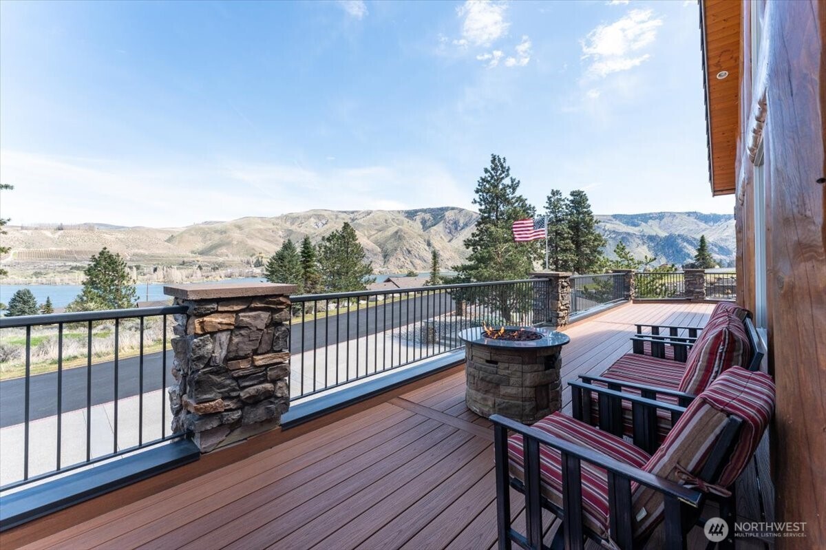 15320 Lakeview Street , Entiat, WA 98822
