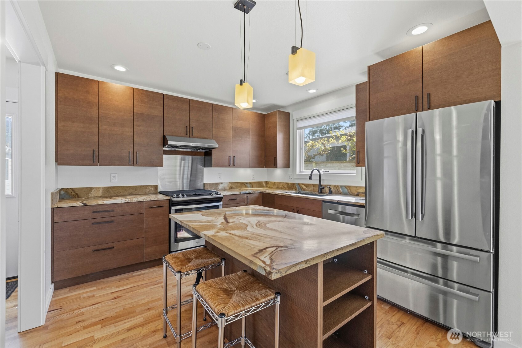 1320 S 12th Street , Mount Vernon, WA 98273