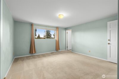 11516 Bartlett Ave NE, Seattle, WA 98125 - Photo 14