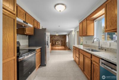 11516 Bartlett Ave NE, Seattle, WA 98125 - Photo 6