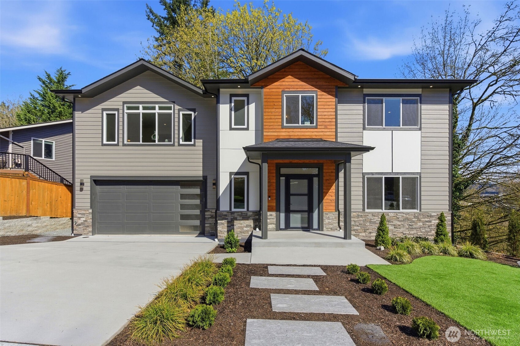 10930 NE 120th Street , Kirkland, WA 98034-6803