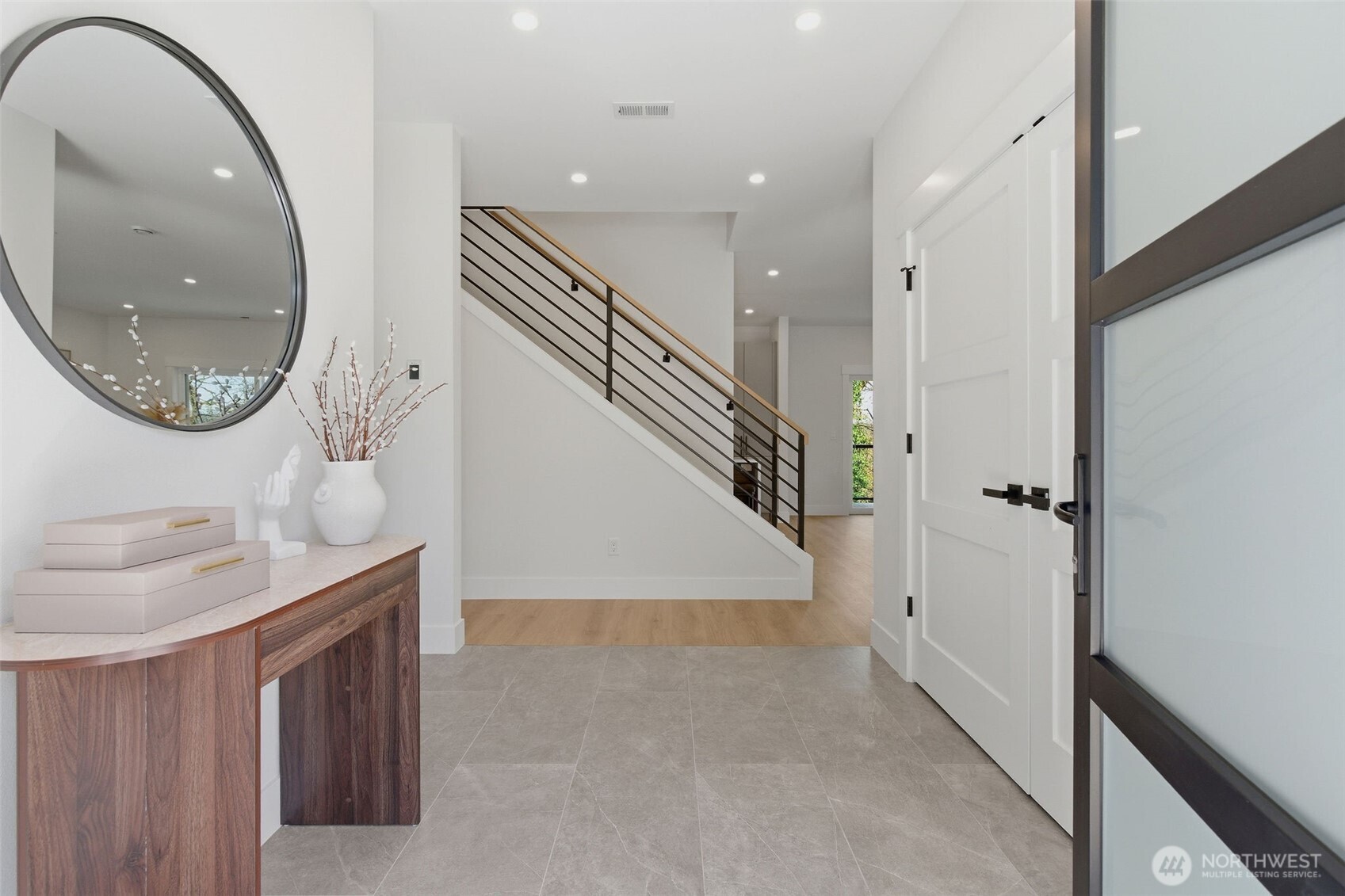 10930 NE 120th Street , Kirkland, WA 98034-6803