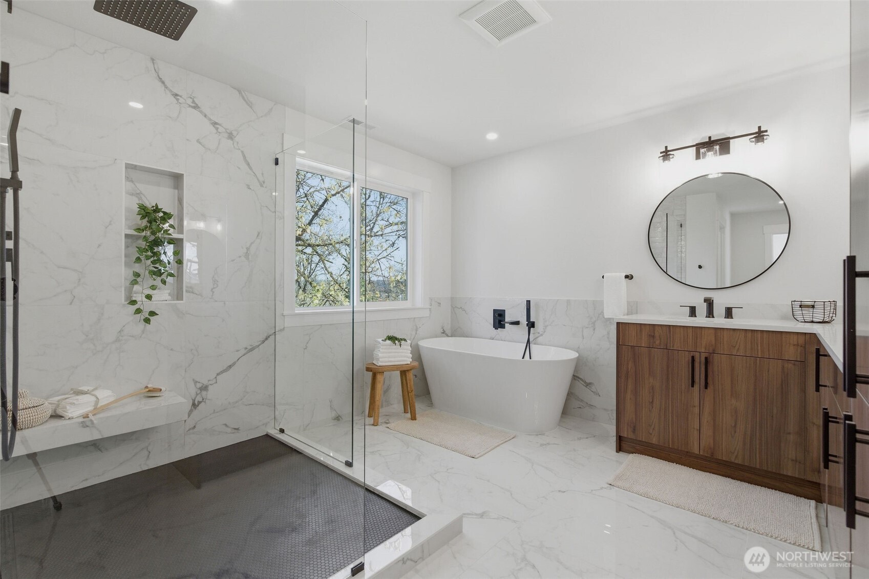 10930 NE 120th Street , Kirkland, WA 98034-6803