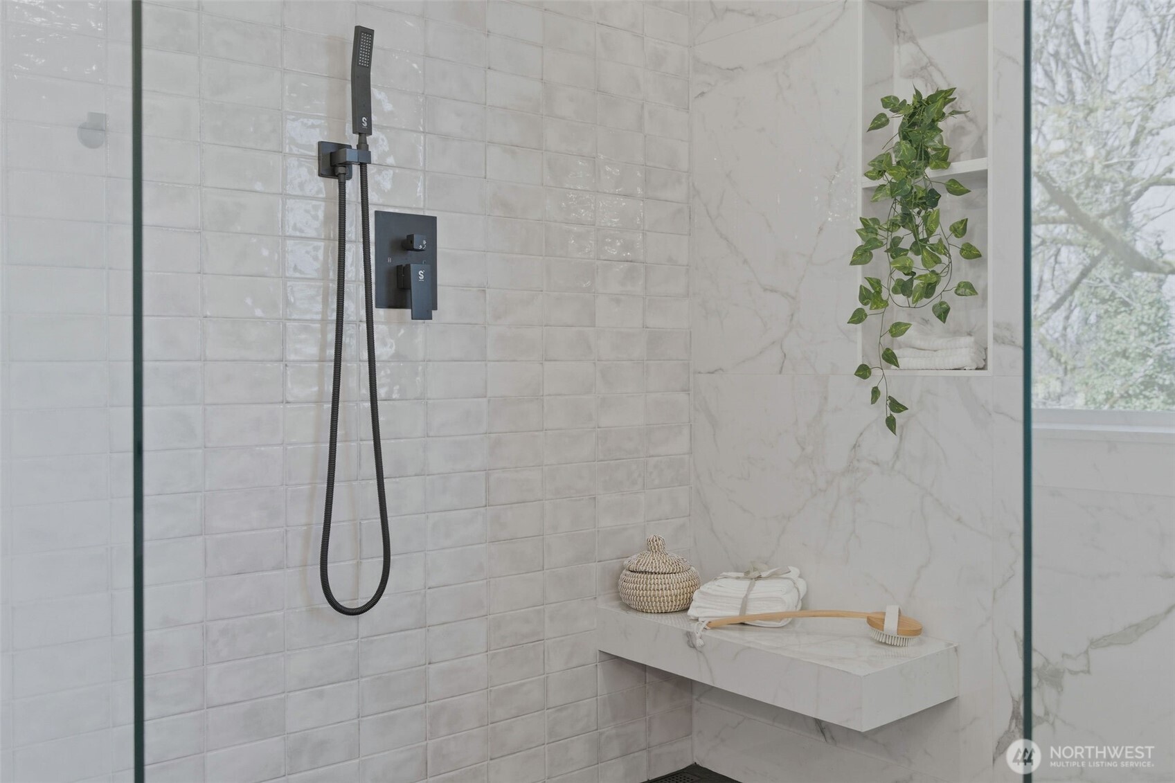 10930 NE 120th Street , Kirkland, WA 98034-6803