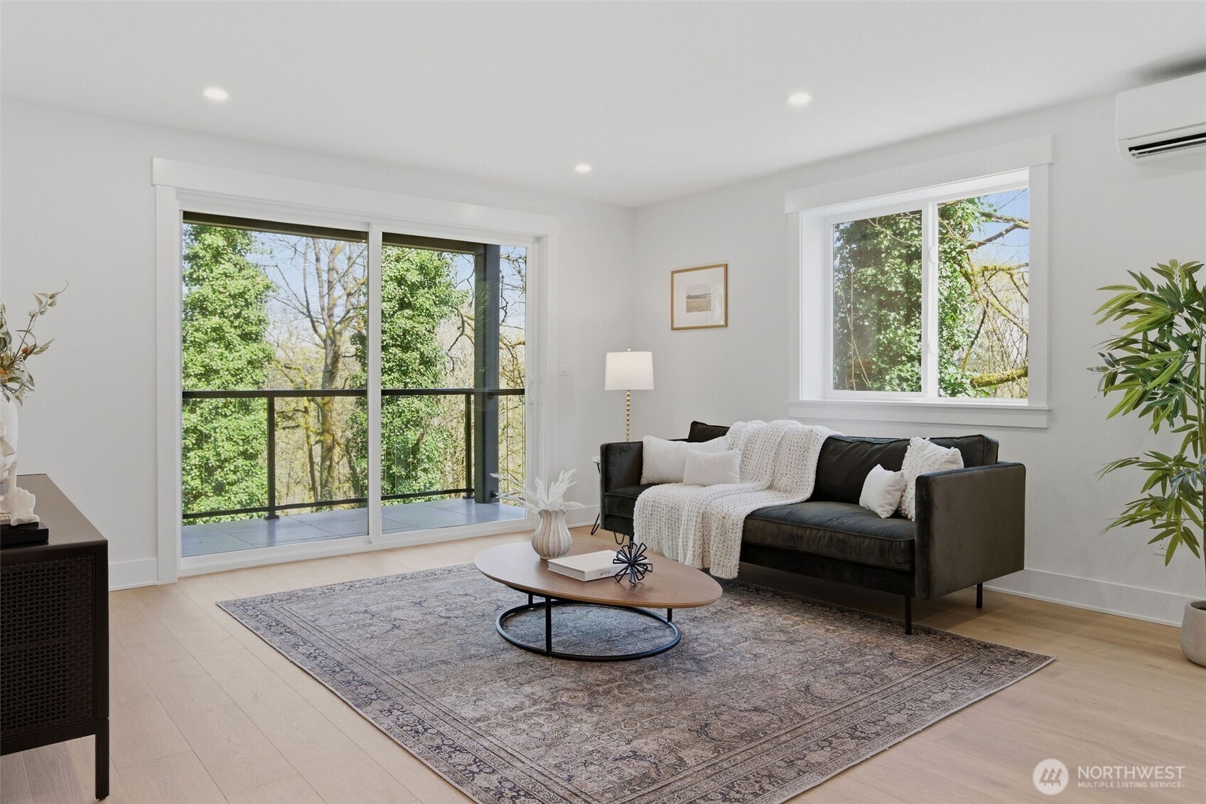 10930 NE 120th Street , Kirkland, WA 98034-6803