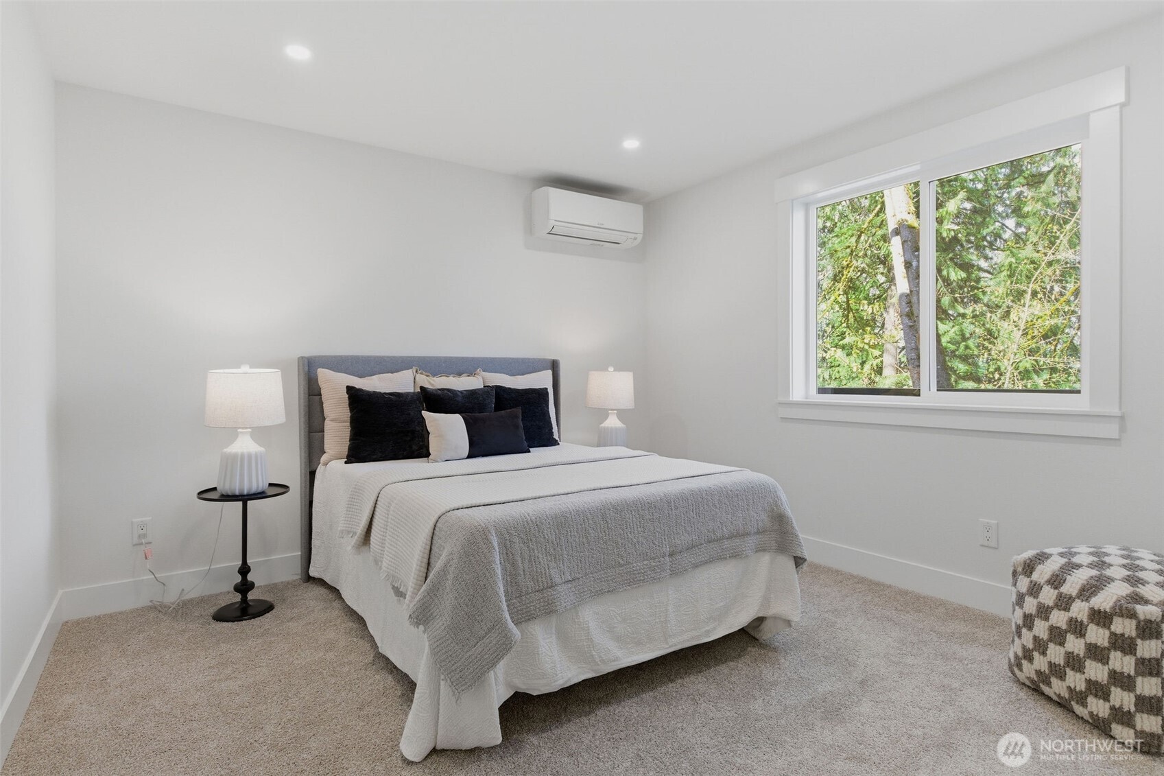 10930 NE 120th Street , Kirkland, WA 98034-6803