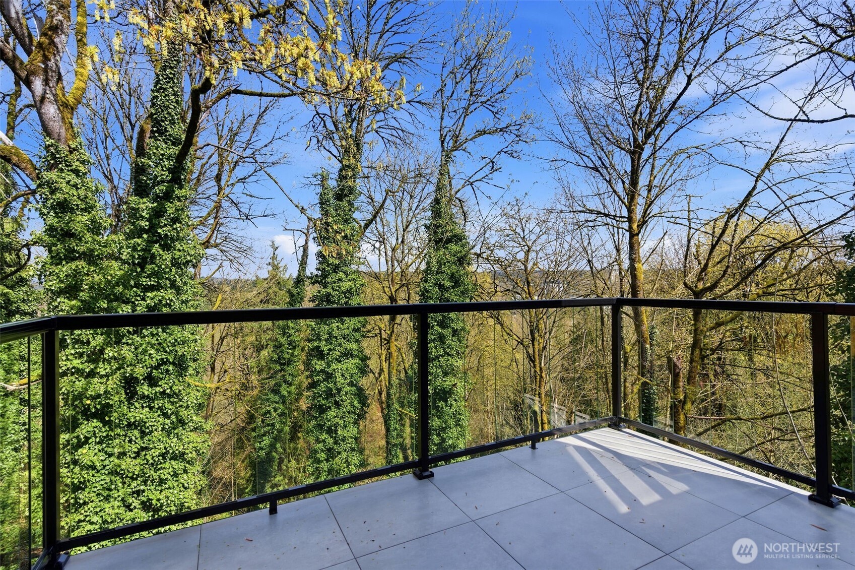 10930 NE 120th Street , Kirkland, WA 98034-6803