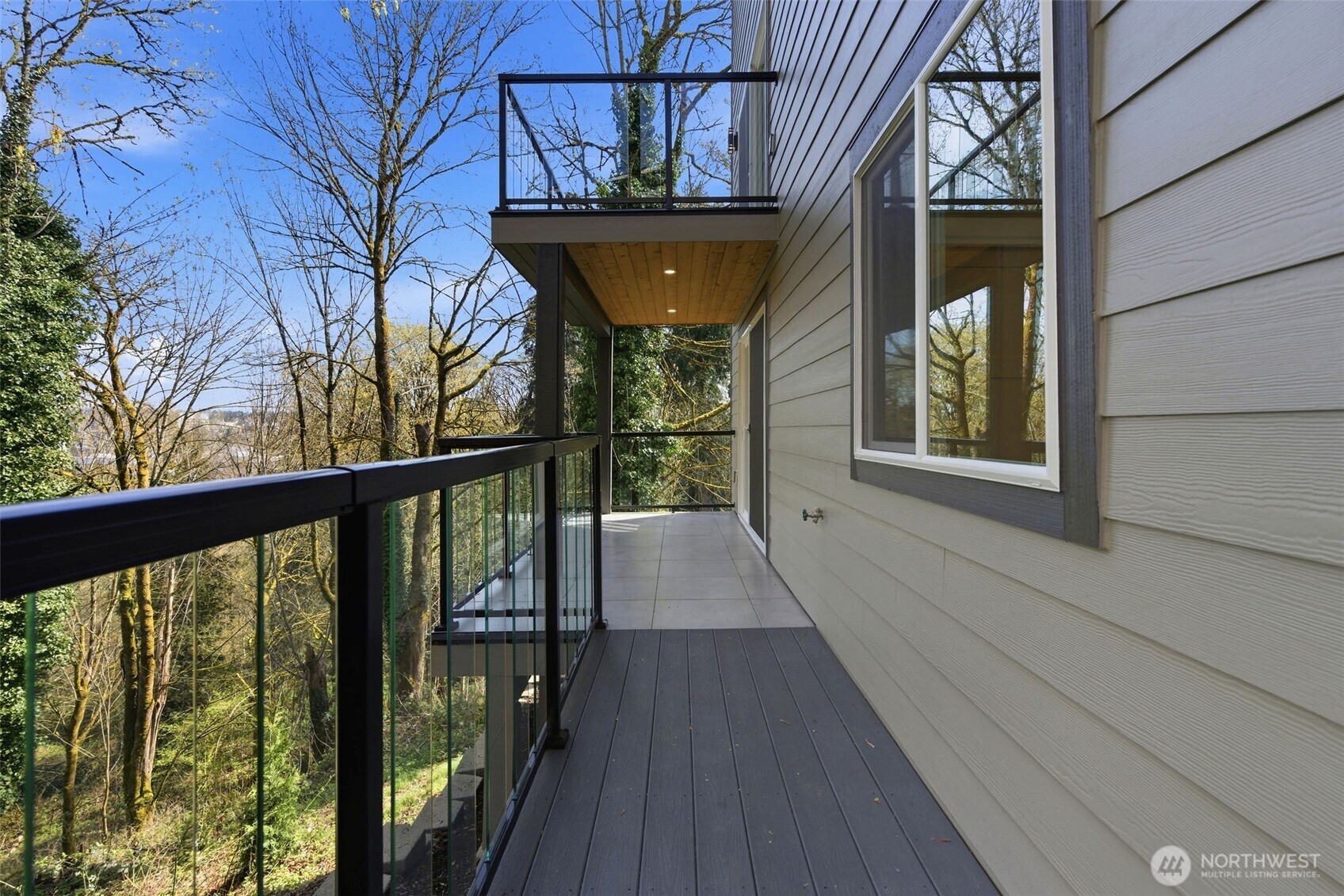 10930 NE 120th Street , Kirkland, WA 98034-6803