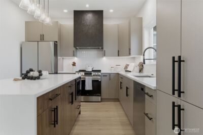 10930 NE 120th Street , Kirkland, WA 98034-6803 - Photo 9