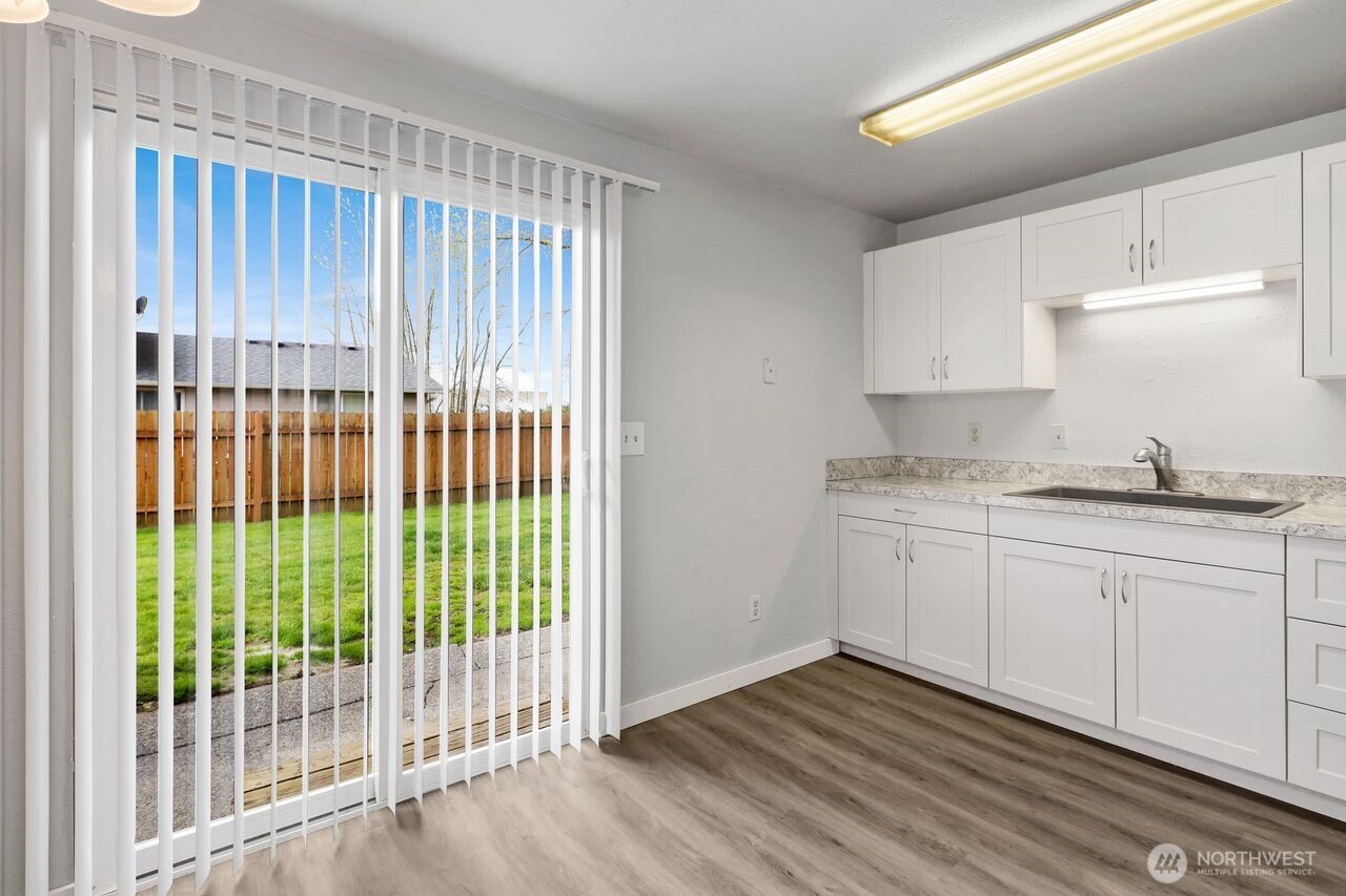 211 Maple Street , Lynden, WA 98264