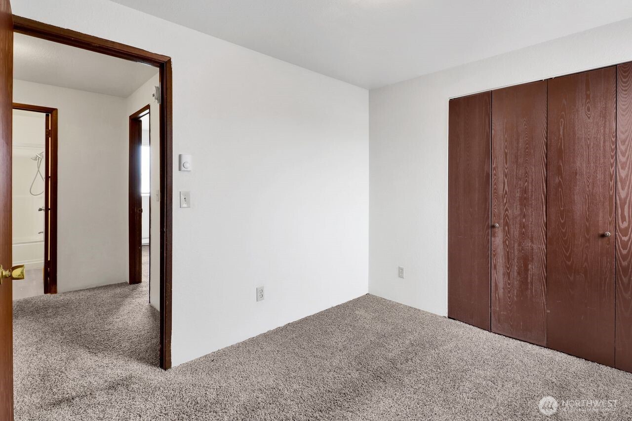 211 Maple Street , Lynden, WA 98264