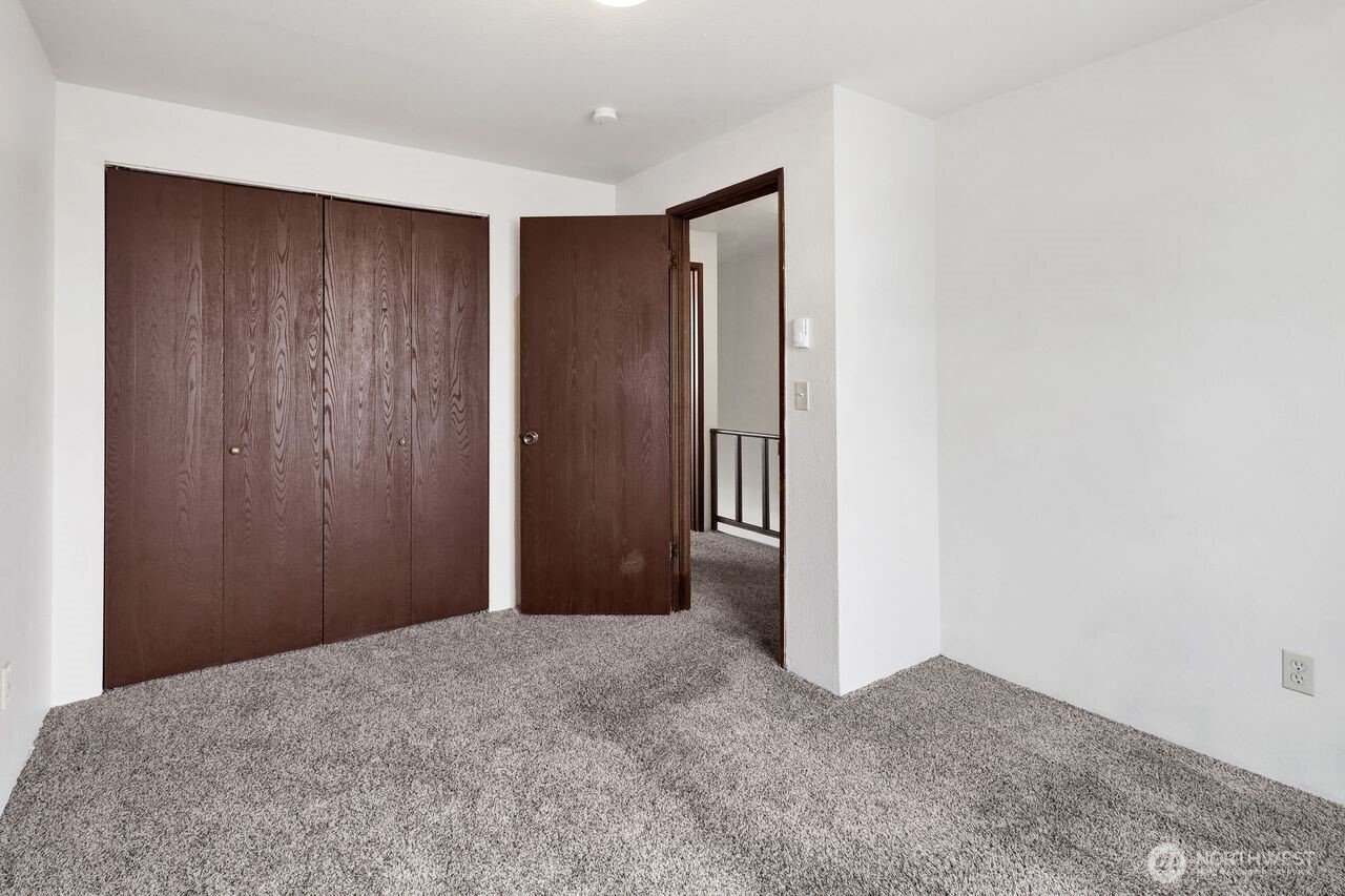 211 Maple Street , Lynden, WA 98264