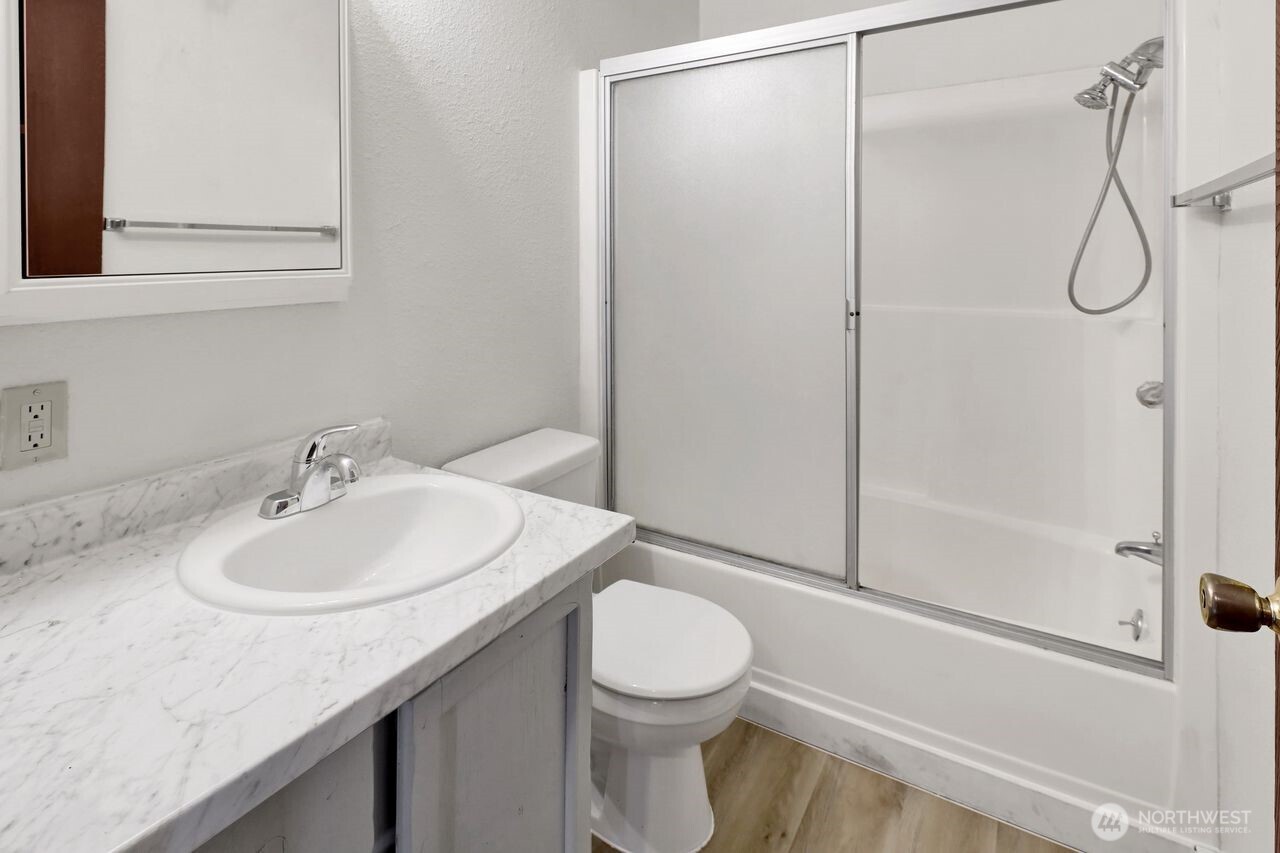 211 Maple Street , Lynden, WA 98264