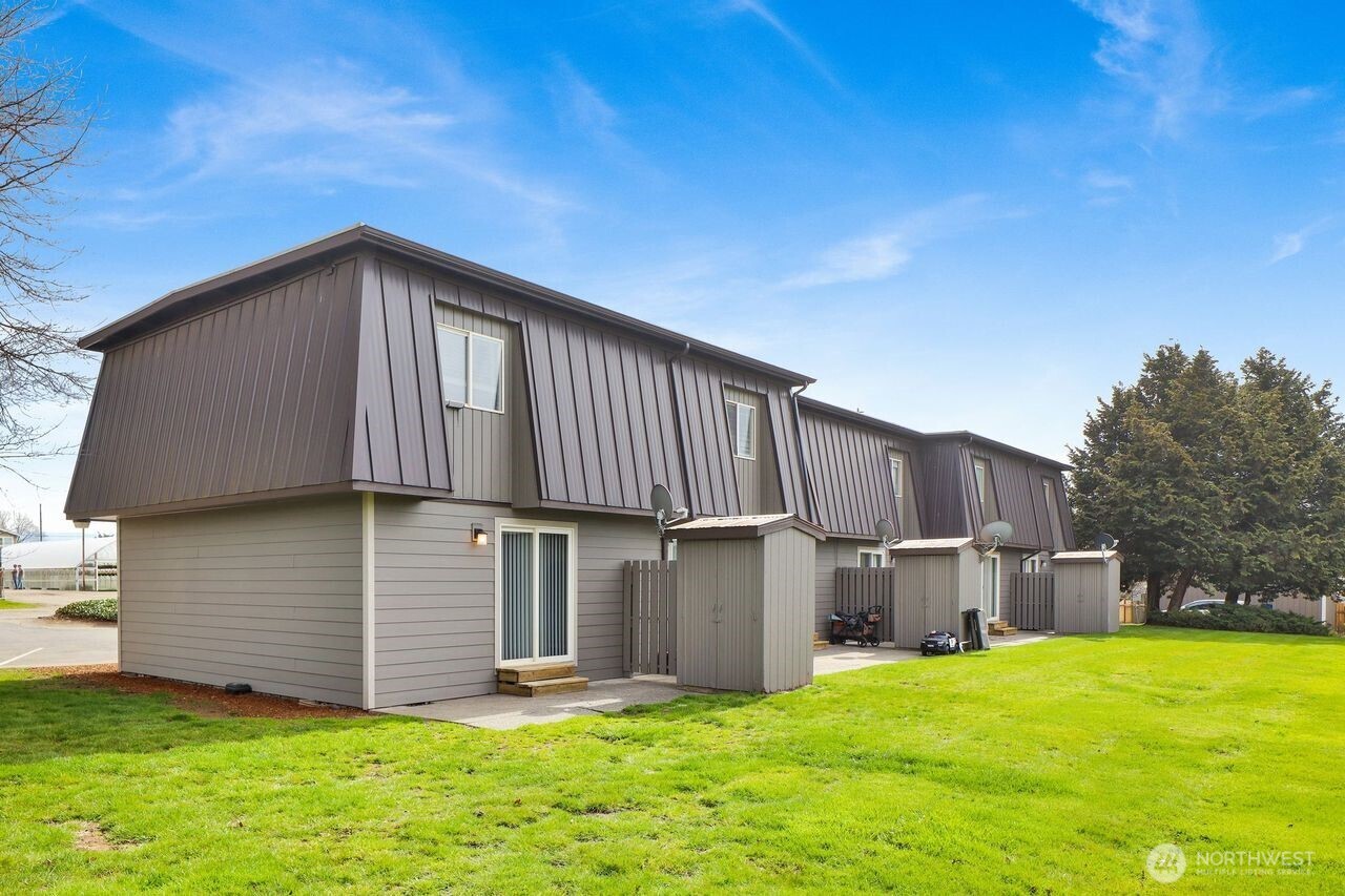 211 Maple Street , Lynden, WA 98264