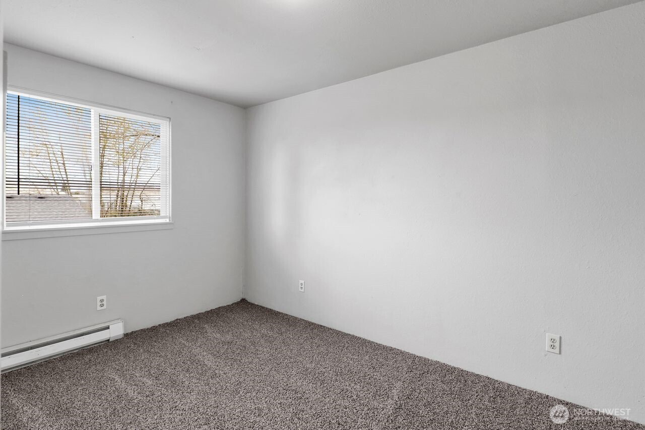 211 Maple Street , Lynden, WA 98264