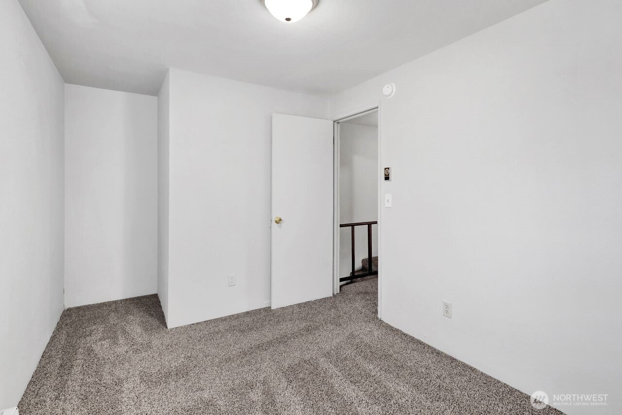 211 Maple Street , Lynden, WA 98264