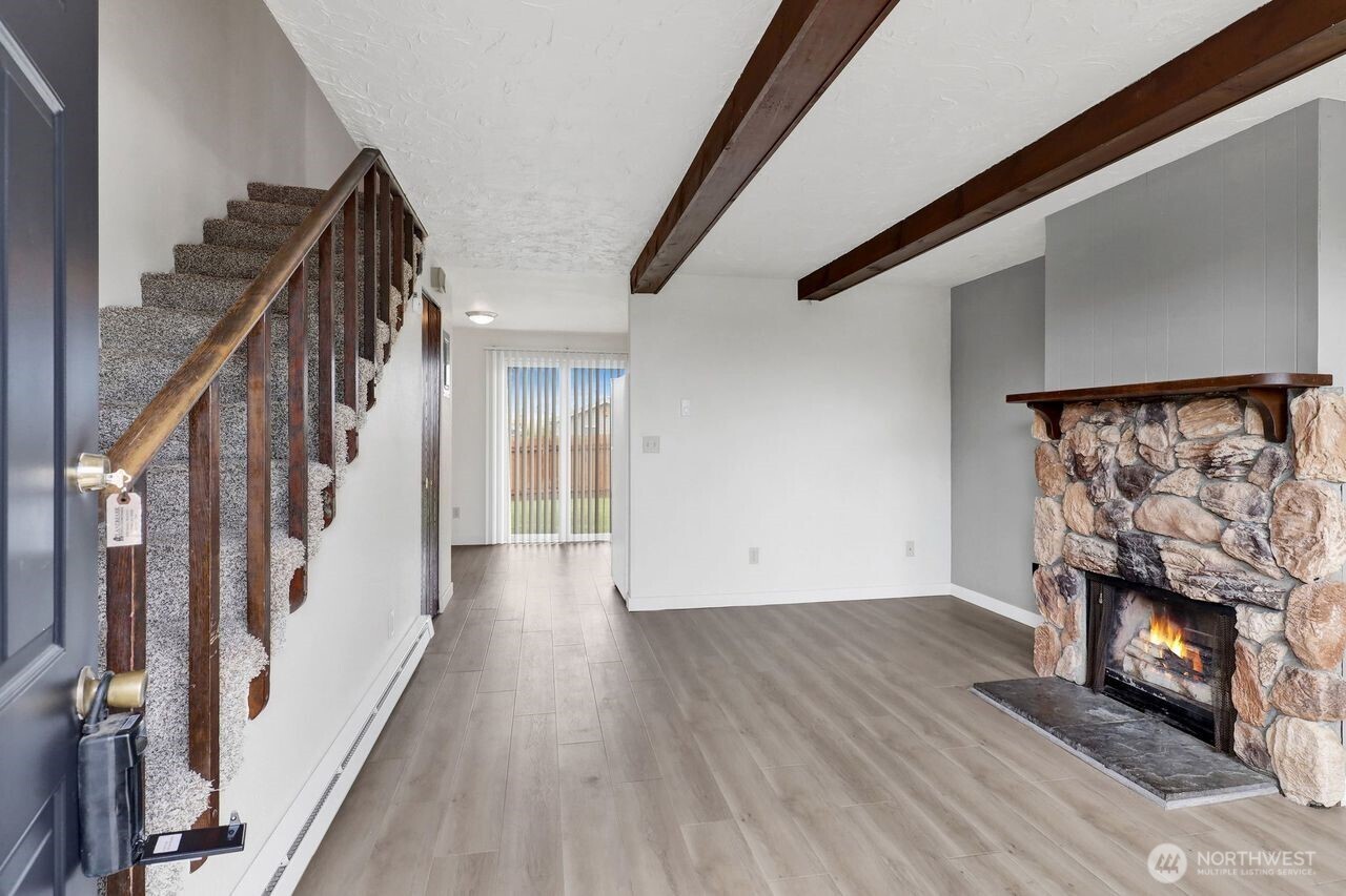 211 Maple Street , Lynden, WA 98264