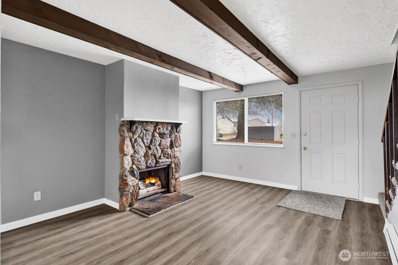 211 Maple Street , Lynden, WA 98264