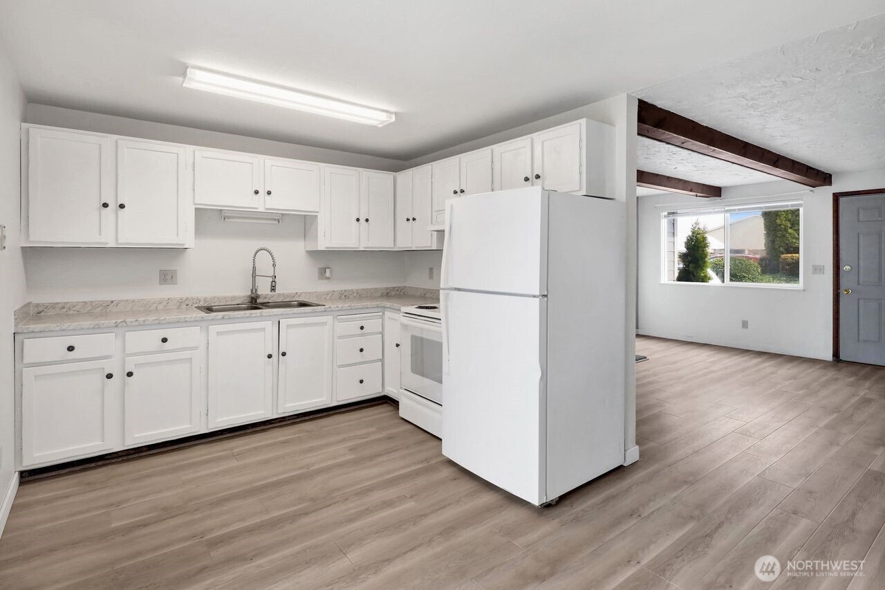 211 Maple Street , Lynden, WA 98264