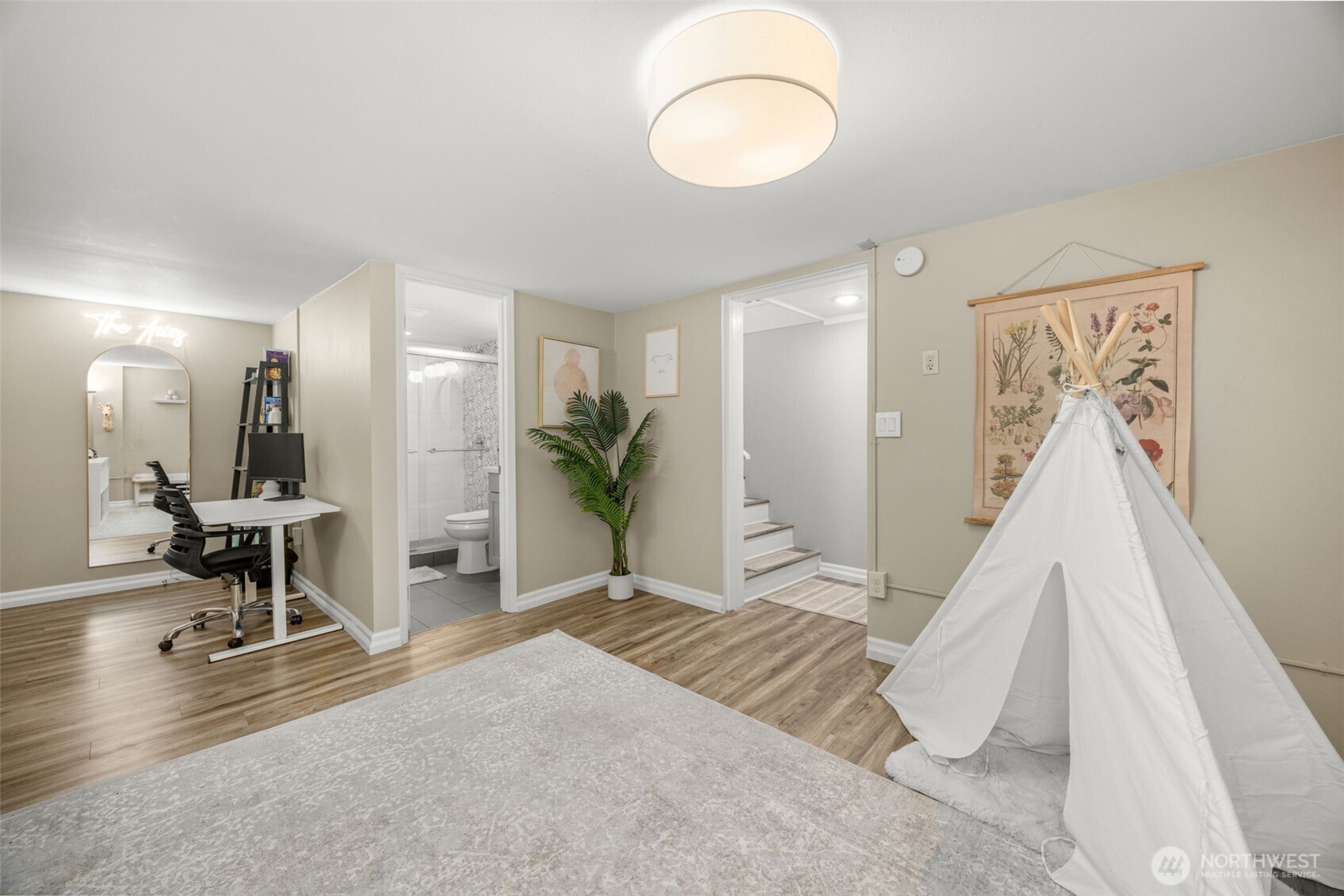 9102 12th Avenue NE, Seattle, WA 98115