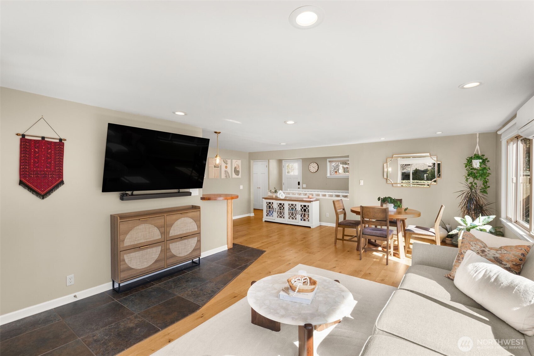 9102 12th Avenue NE, Seattle, WA 98115