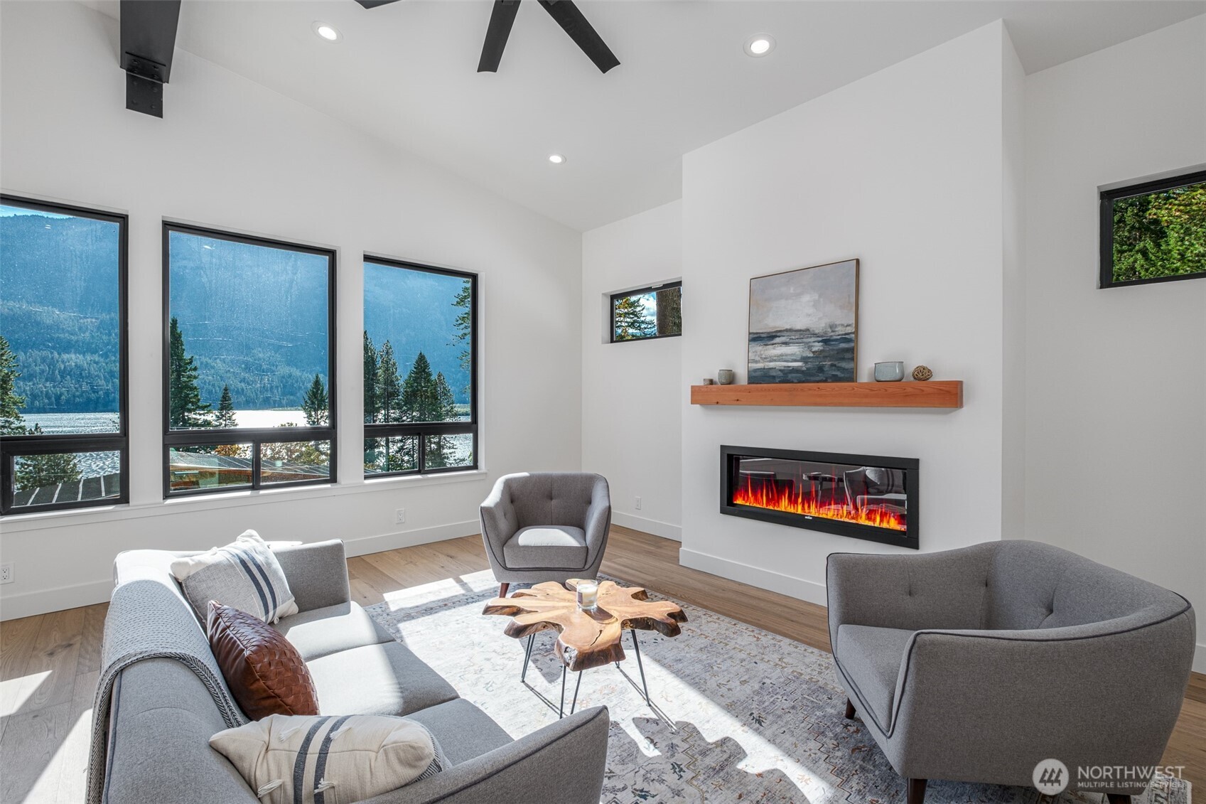 23112 Lake Wenatchee Hwy , Leavenworth, WA 98826