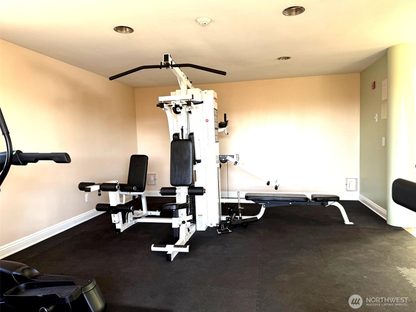 15335 Sunwood Blvd #C102, Tukwila, WA 98188