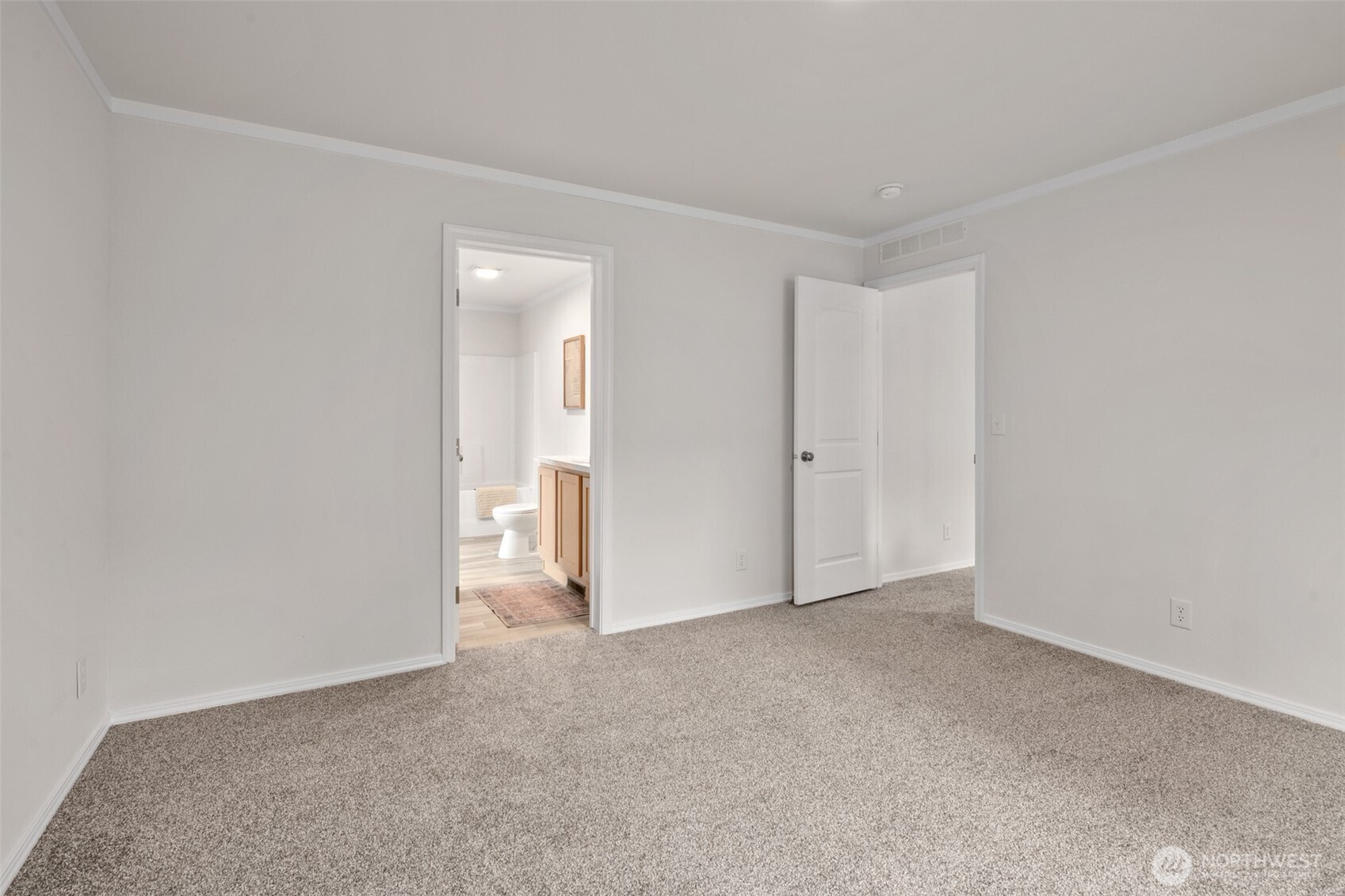 799 Edgewood Avenue NE, Ocean Shores, WA 98569