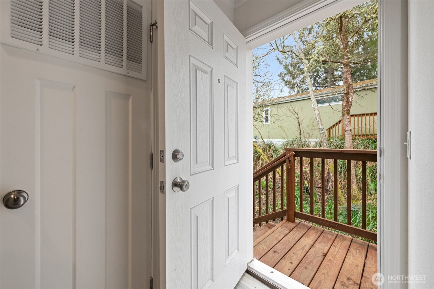 799 Edgewood Avenue NE, Ocean Shores, WA 98569