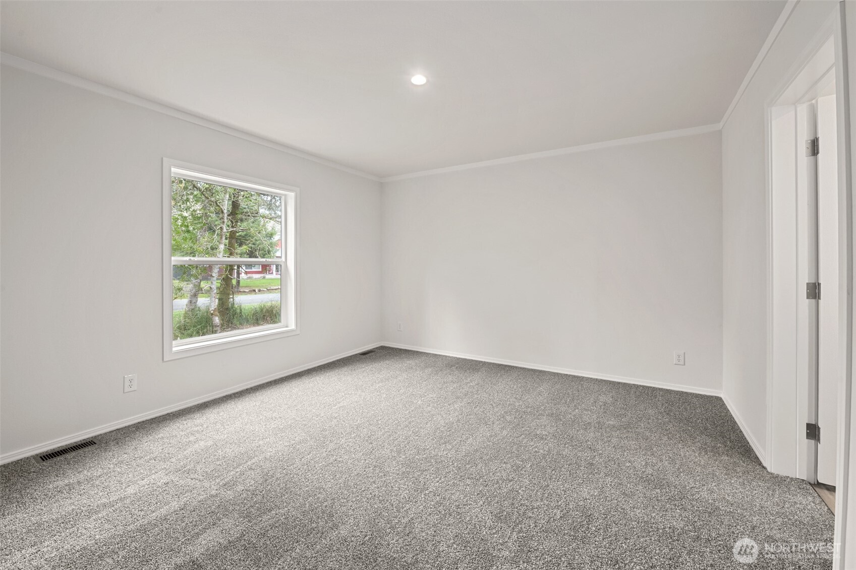 799 Edgewood Avenue NE, Ocean Shores, WA 98569