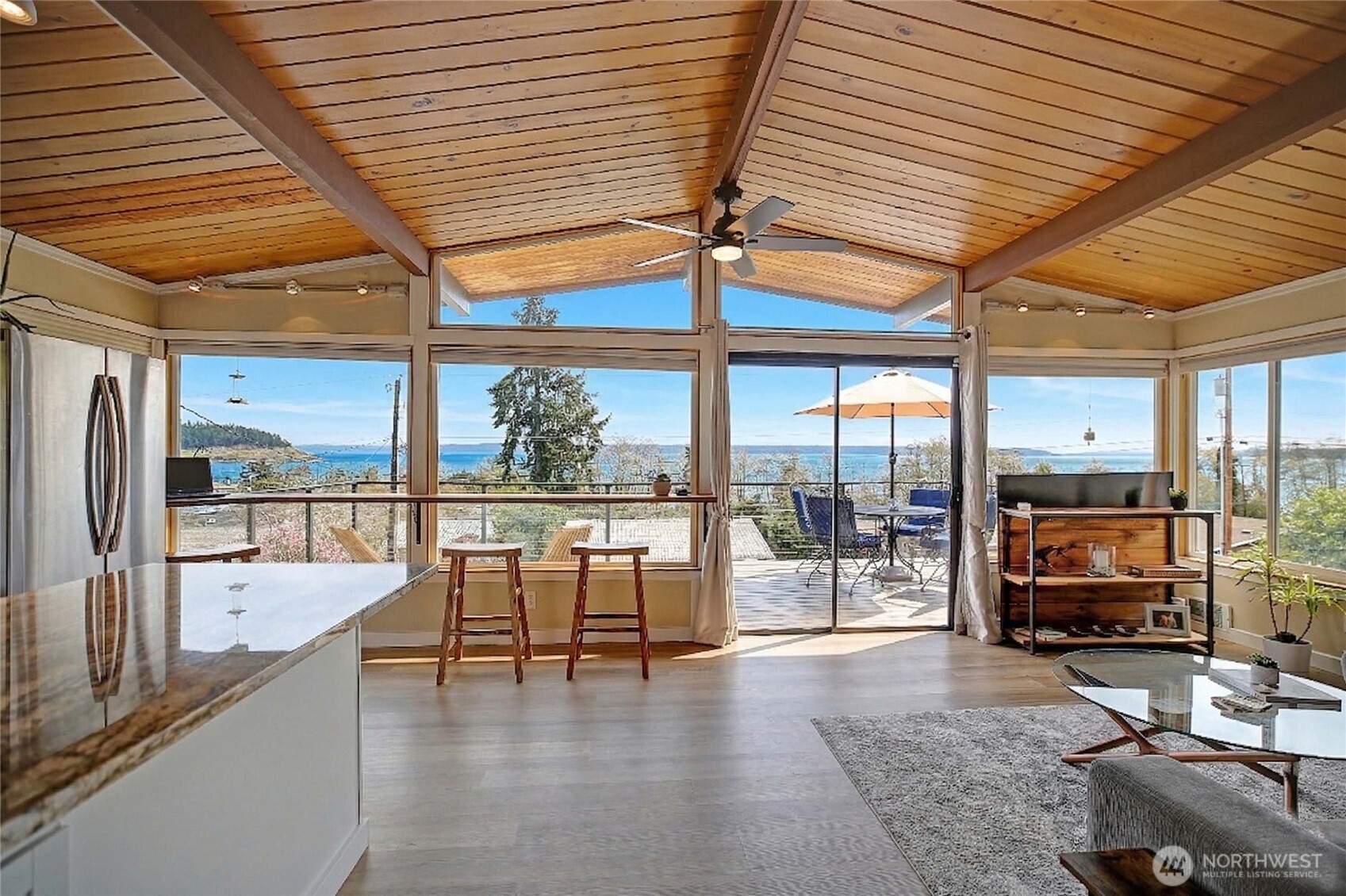 576 Waterline Loop , Camano Island, WA 98282