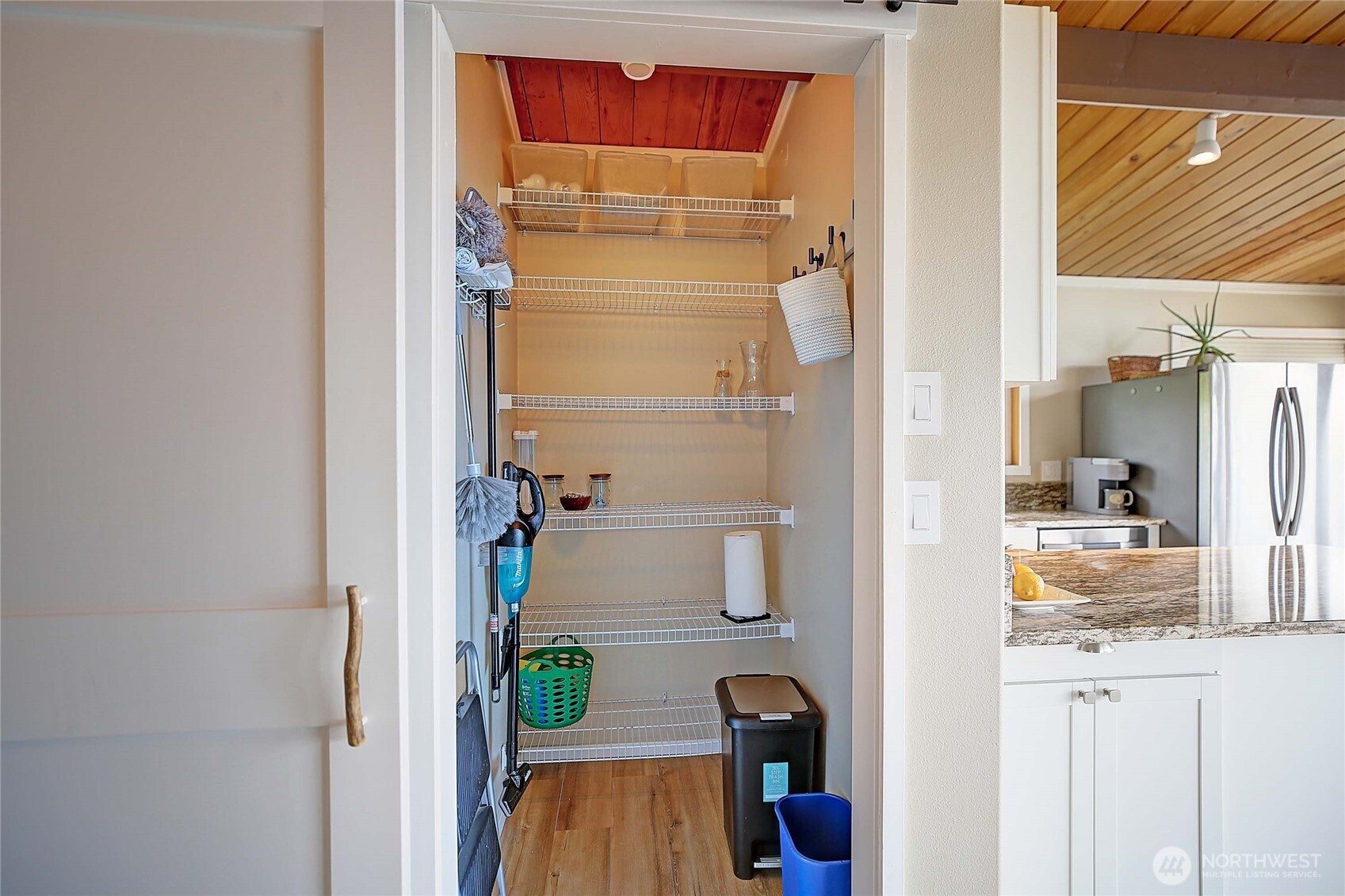 576 Waterline Loop , Camano Island, WA 98282