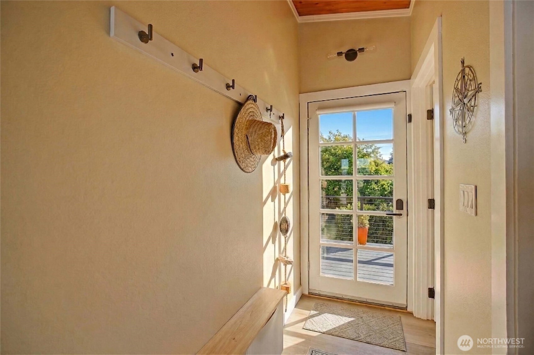 576 Waterline Loop , Camano Island, WA 98282