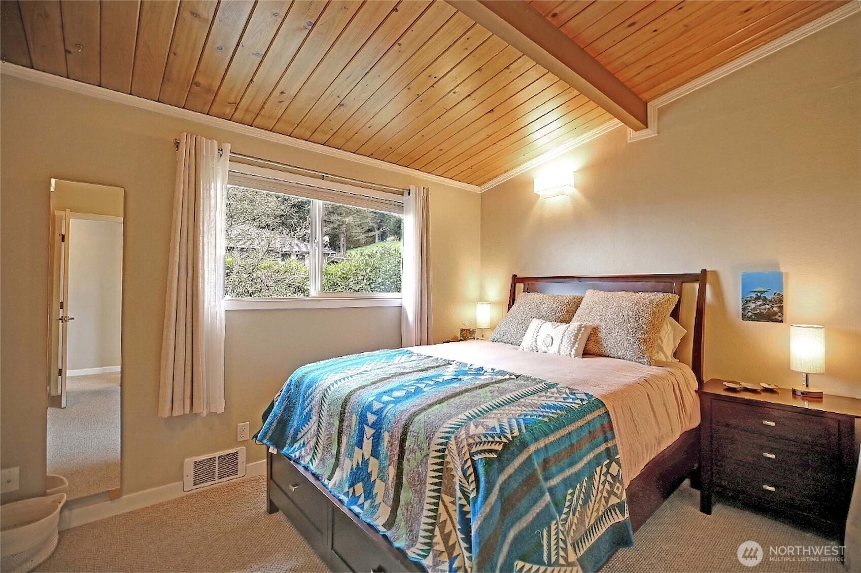 576 Waterline Loop , Camano Island, WA 98282