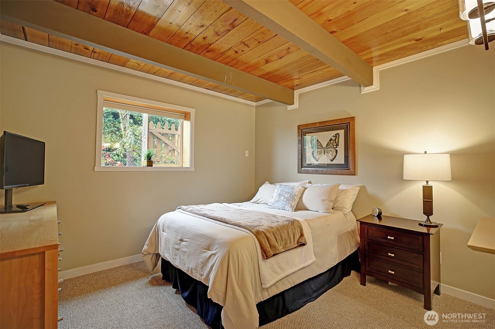 576 Waterline Loop , Camano Island, WA 98282