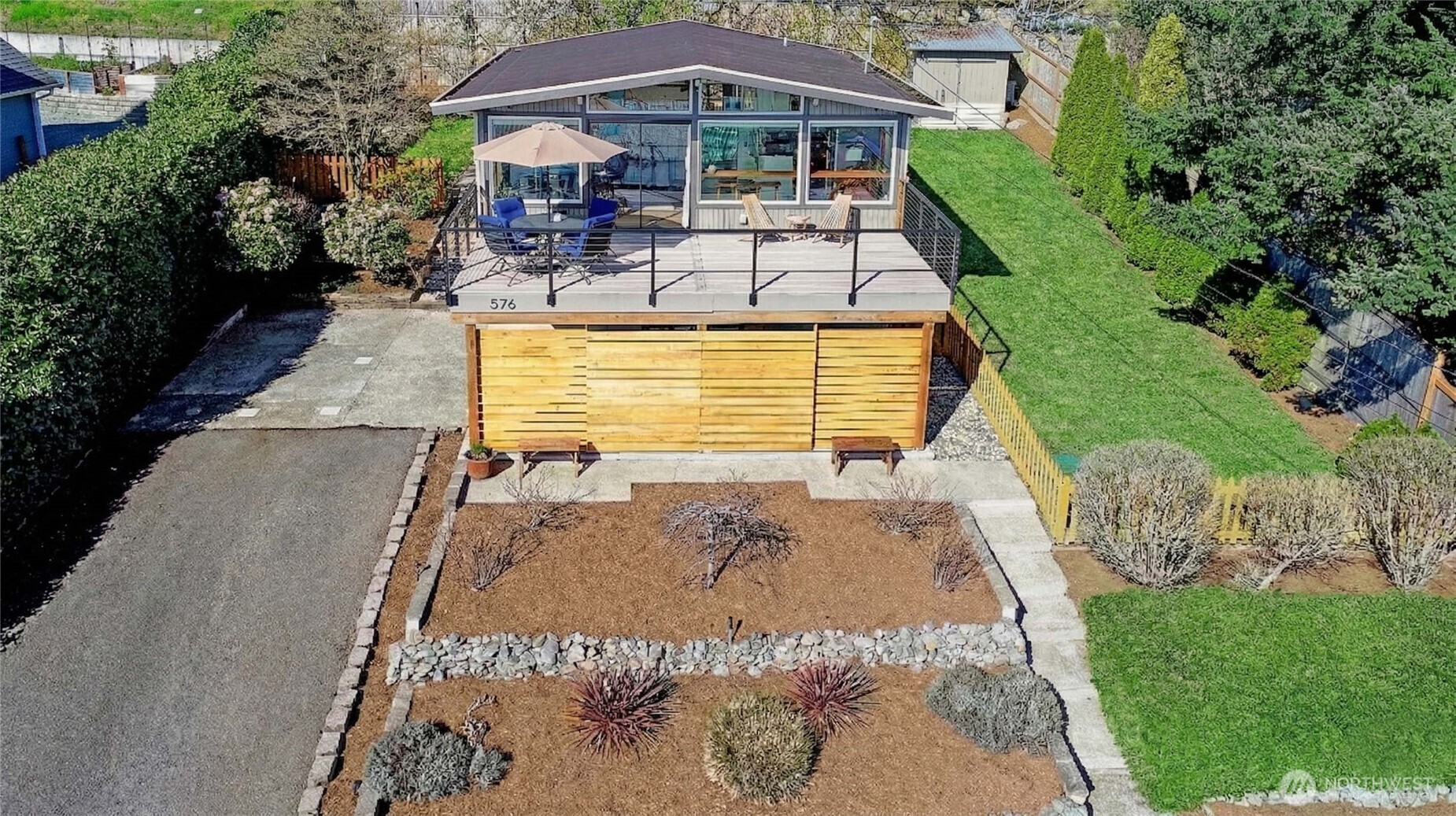 576 Waterline Loop , Camano Island, WA 98282