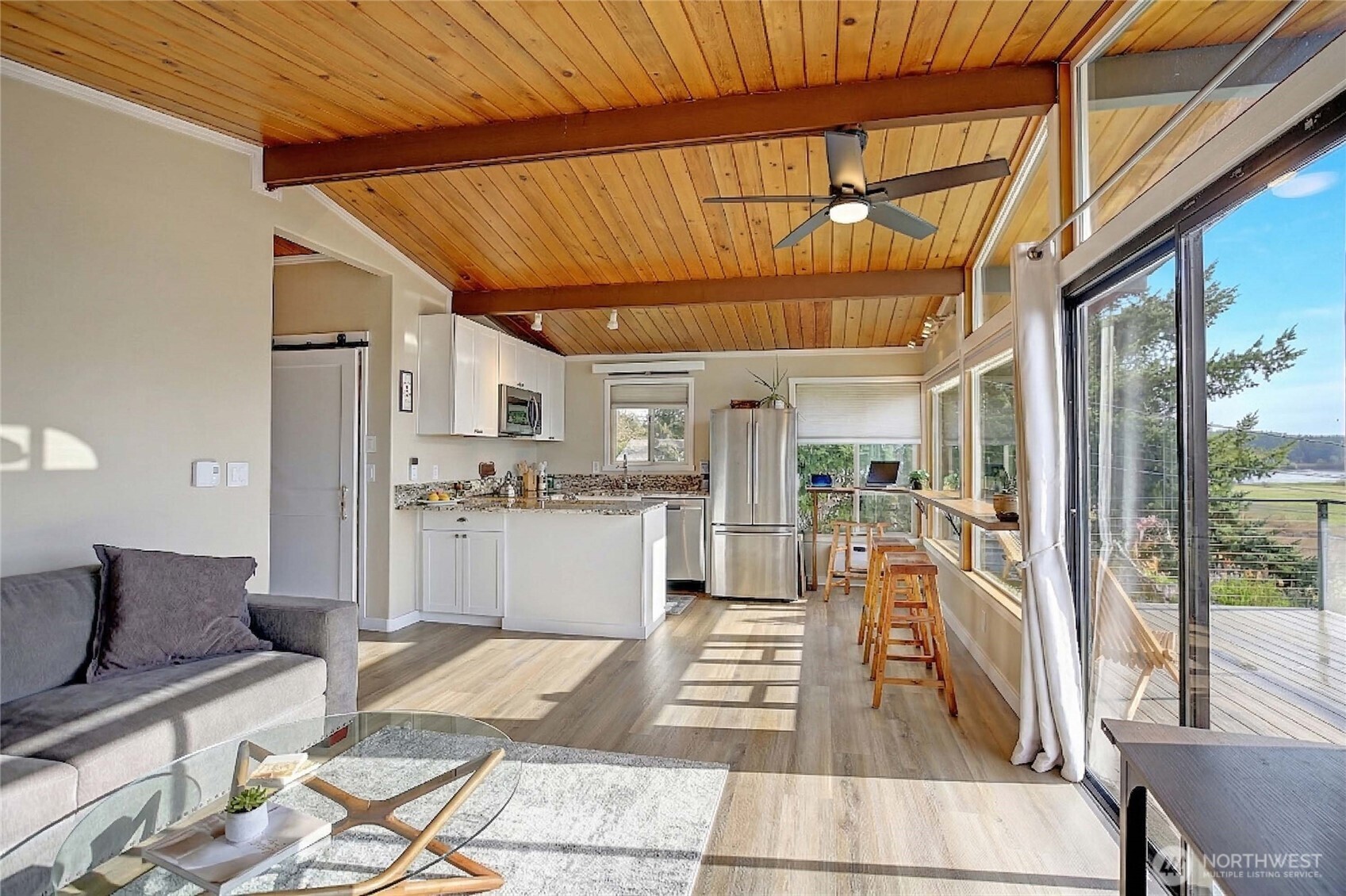 576 Waterline Loop , Camano Island, WA 98282