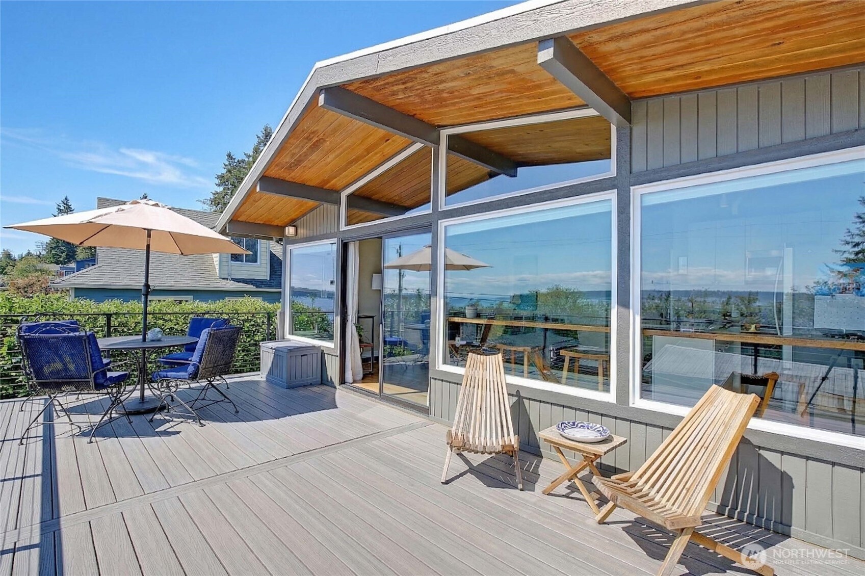 576 Waterline Loop , Camano Island, WA 98282