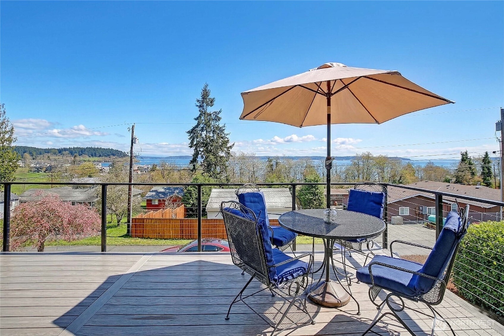 576 Waterline Loop , Camano Island, WA 98282